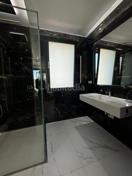 Foto f0f049dd-8dea-49dc-90c4-6c2b29169c5b. Lloguer casa amb aparcament piscina a Las Lomas de Río Verde Marbella