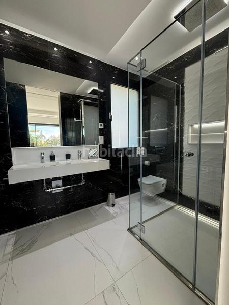 Foto c7f526d0-e68d-4323-a984-e76149f24545. Location maison avec parking piscine dans Las Lomas de Río Verde Marbella