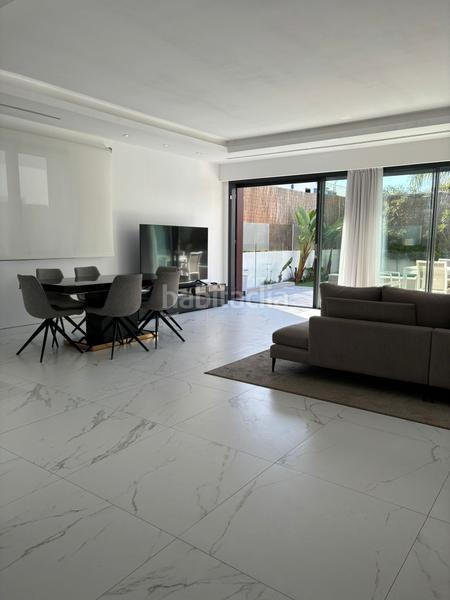 Foto e67201ad-be53-4fc0-8e66-44fd18331b01. Location maison avec parking piscine dans Las Lomas de Río Verde Marbella