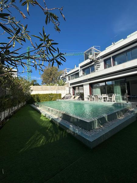 Foto 7382f722-e7ab-4b95-91ac-5cc468e33a24. Rent house with parking pool in Las Lomas de Río Verde Marbella