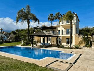 Casa a Los Llanos. Exclusiva villa de lujo con vistas panorámicas al mar en la albe
