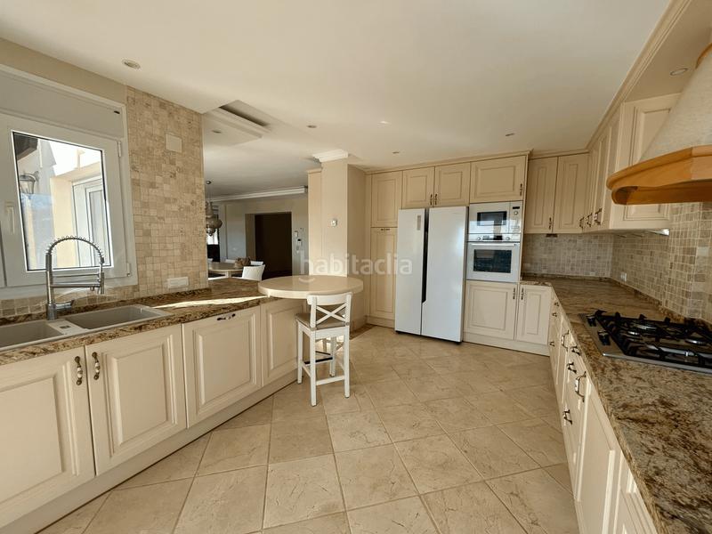 Foto 05ffa80d-eea4-4cf7-a694-90280ea76a4d. Casa exclusiva villa de lujo con vistas panorámicas al mar en la albertina, en Estepona