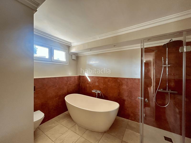 Foto 49e2b591-a441-4adc-8eef-4622c0cfc0dd. Casa exclusiva villa de lujo con vistas panorámicas al mar en la albertina, en Estepona