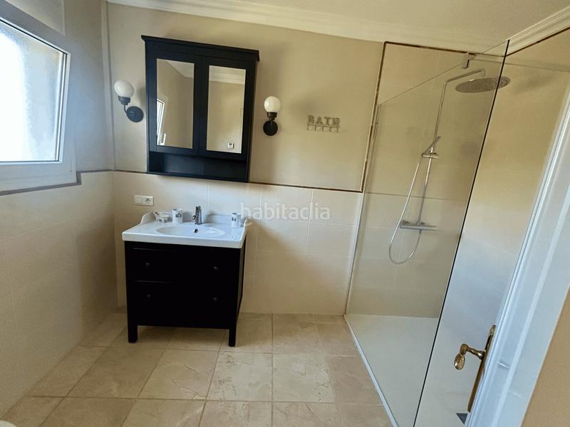 Foto 90d98f73-e8cb-41d1-aeed-5fa0a1986a3c. Casa exclusiva villa de lujo con vistas panorámicas al mar en la albertina, en Estepona