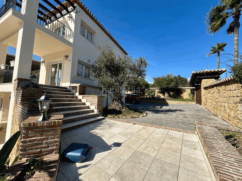 Foto 9f4f8bdb-8f78-4e8e-9fd4-a40e382cf46d. Casa exclusiva villa de lujo con vistas panorámicas al mar en la albertina, en Estepona