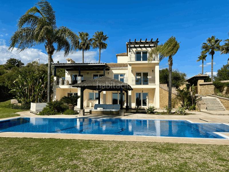 Foto a5ed4479-62dd-4873-8261-119600c095c2. Casa exclusiva villa de lujo con vistas panorámicas al mar en la albertina, en Estepona