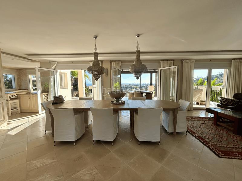 Foto b9c18802-48c2-44f2-8662-63f3bf74d7a9. Casa exclusiva villa de lujo con vistas panorámicas al mar en la albertina, en Estepona