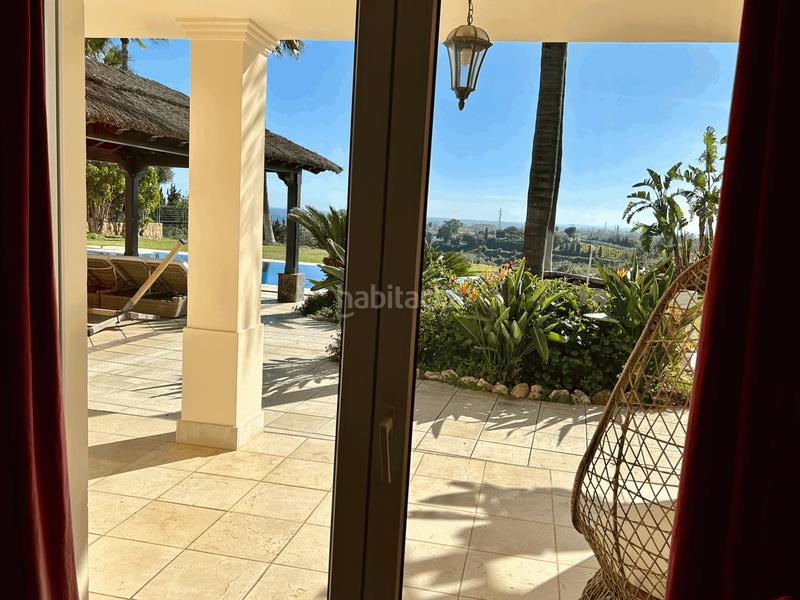 Foto dd69241b-662f-47d6-9637-c1a72b3ce538. Casa exclusiva villa de lujo con vistas panorámicas al mar en la albertina, en Estepona