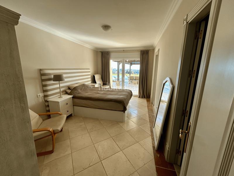 Foto edd26a4f-f743-414e-b054-ae51a2c69779. Casa exclusiva villa de lujo con vistas panorámicas al mar en la albertina, en Estepona