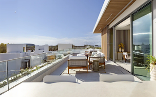 Apartament a Los Monteros. Lujo y confort en primera línea de golf