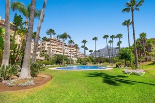 Rez-de-chaussée à Lomas de Marbella Club. Apartamento de lujo en las cascadas, marbella golden mile