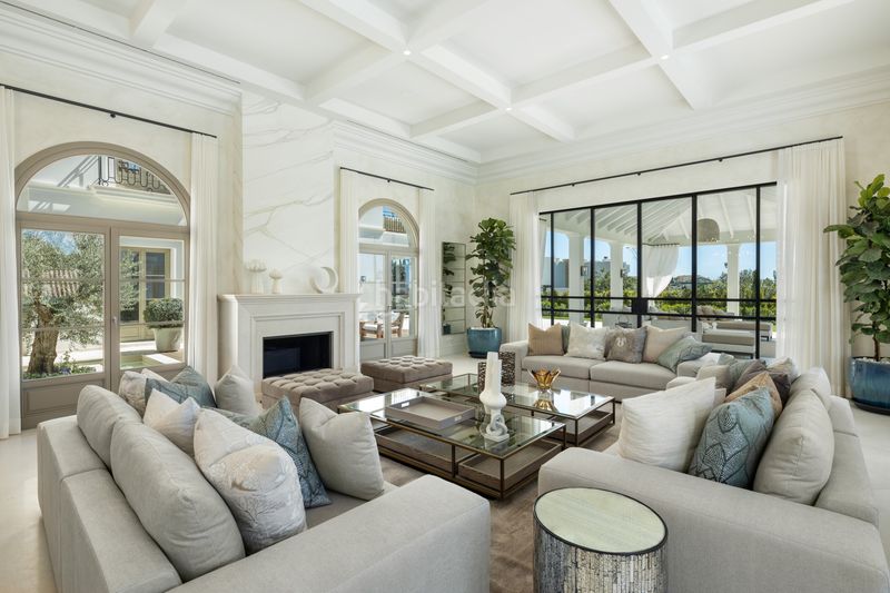 Foto 198fcb5a-4854-4004-b36e-0f6a9eb19581. Casa amb aparcament piscina a Los Naranjos Marbella