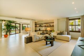Casa en Los Naranjos. Villa de lujo de nueva construcción en la cerquilla, nueva andal