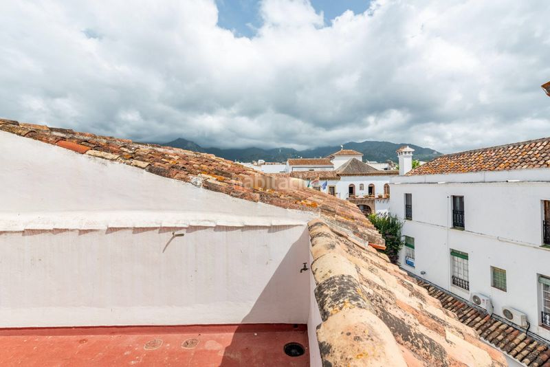 Foto cde61e8c-4aad-43e6-b71d-1f8c7a9223a5. Edificio  histórico de cuatro plantas en el Casco Antiguo con potencial residencial y comercial en Marbella