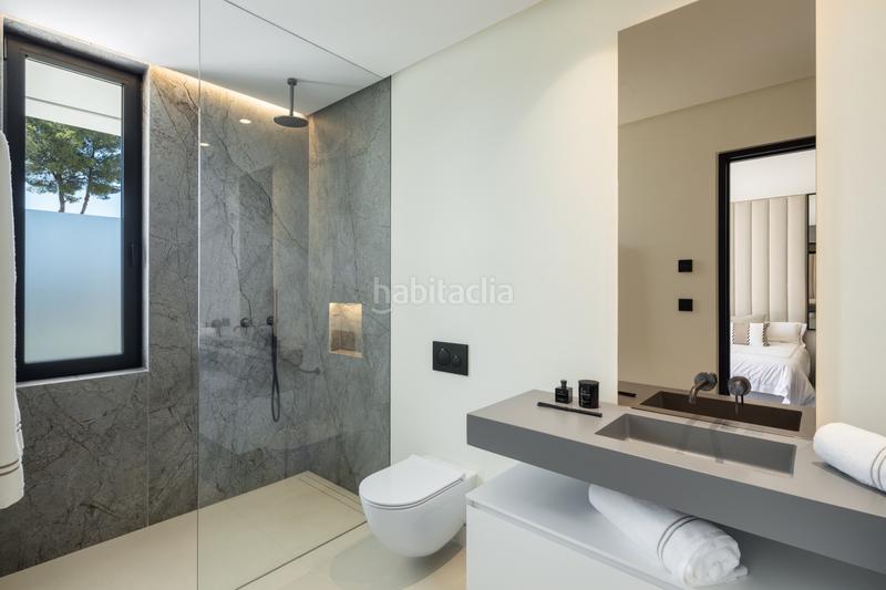 Foto 6e90c547-bf04-43ac-ad58-838b768600a9. Casa con parcheggio piscina in La Dama de Noche - La Alzambra Marbella