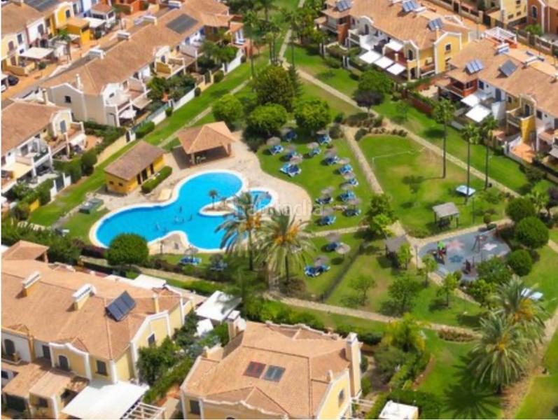 Foto 1949d9e5-7675-41c0-8fe7-0c217d2f0a84. Maison jumelée avec chauffage parking piscine dans Guadalmina Alta Marbella