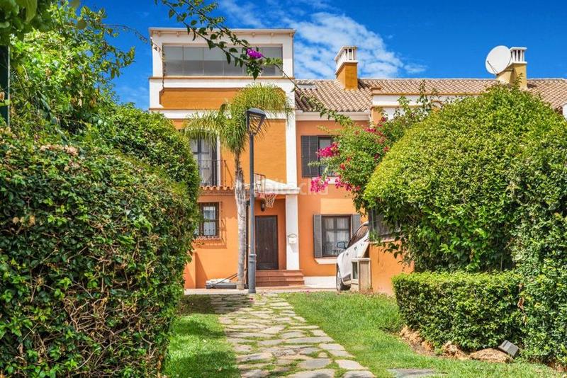 Foto 568ad5ba-8adc-4f86-9efb-14caa810fd45. Maison jumelée avec chauffage parking piscine dans Guadalmina Alta Marbella