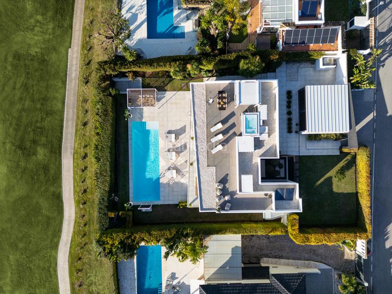 Foto 00d2fb22-2a0a-415f-af81-e937acb82d9e. Maison avec parking piscine dans Los Naranjos Marbella