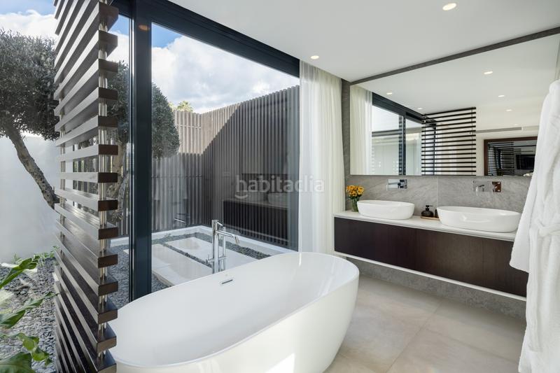 Foto f9135a0b-e386-446b-8259-400feb844b87. Maison avec parking piscine dans Los Naranjos Marbella