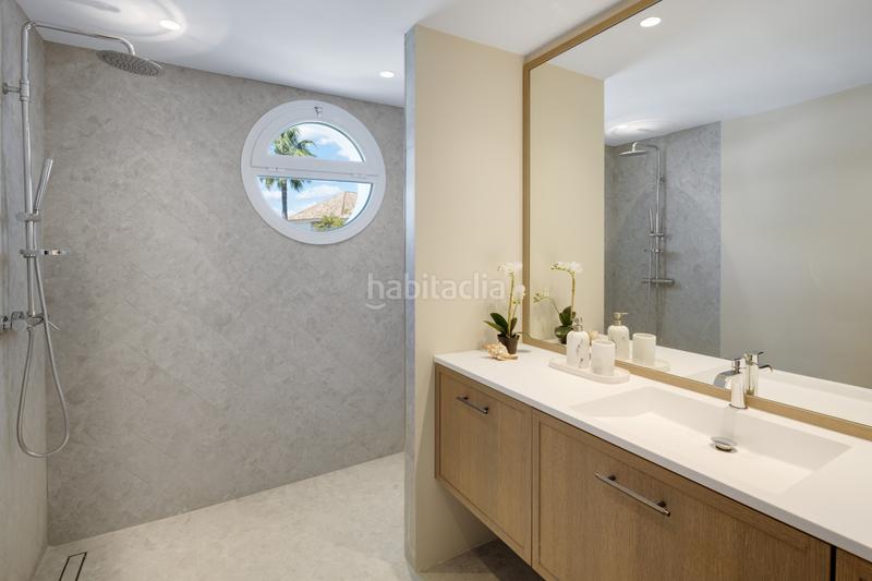 Foto 425f8ce7-d6da-4000-9a8c-4cdccdea6143. Dachwohnung mit parking pool in lomas de Marbella club Marbella