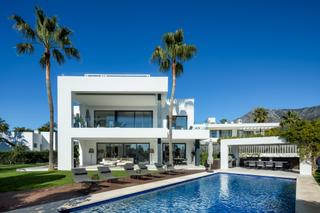 Casa a Lomas de Marbella Club. Exclusiva villa de lujo en altos de puente romano, marbella gold