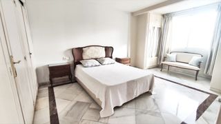 Apartamento en Ricardo Soriano. Amplio apartamento de 4 dormitorios en marbella centro, cerca de