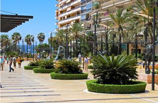 Apartamento en Ricardo Soriano. Amplio apartamento de 4 dormitorios en marbella centro, cerca de
