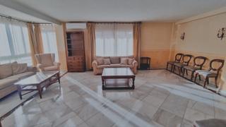 Apartament a Ricardo Soriano. Amplio apartamento de 4 dormitorios en marbella centro, cerca de