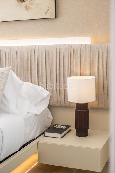 Foto 8657338d-cb87-4690-a87f-8ec77f6311c2. Attico con riscaldamento parcheggio piscina in Puerto Banús Marbella