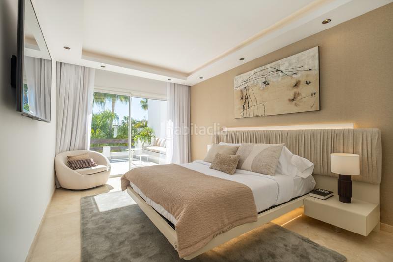 Foto c92a7dfd-015d-46db-8efc-8e2136edfb63. Attico con riscaldamento parcheggio piscina in Puerto Banús Marbella