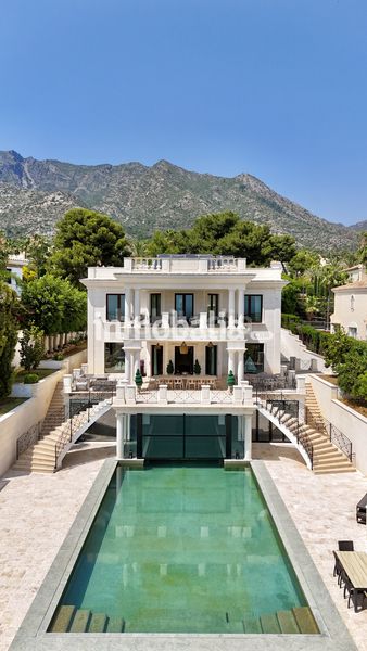 Foto 19ae09bc-1b8d-4e3d-8518-012b1d0d472a. Casa amb piscina a Sierra Blanca Marbella