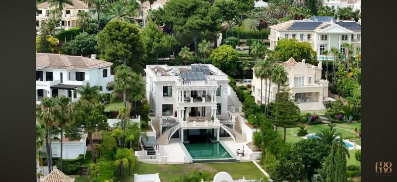 Foto 4f3cb5a7-0e6e-49a1-9182-aaf1a7b2ebb4. Casa amb piscina a Sierra Blanca Marbella