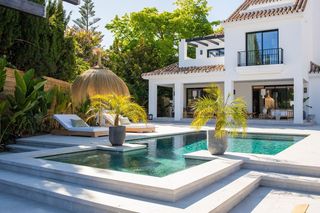 Rent House in Aloha. Exclusiva villa de lujo en parcelas del golf, nueva andalucía