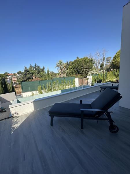 Foto 9f66d18a-60e3-4ab3-aca7-001756431a82. Affitto casa con parcheggio piscina in Las Lomas de Río Verde Marbella