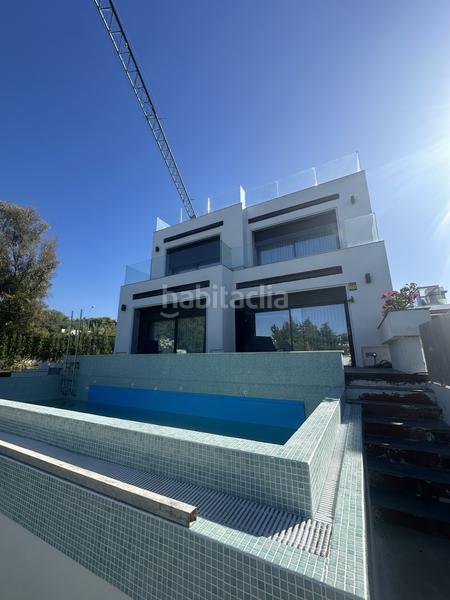 Foto 2293f458-8fa3-416d-aac9-f91d8f549373. Miete haus mit parking pool in Las Lomas de Río Verde Marbella