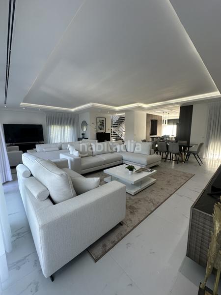 Foto 664d0961-aa1d-49b8-b6b3-231fef351740. Miete haus mit parking pool in Las Lomas de Río Verde Marbella