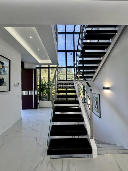 Foto 0a11797d-7dcb-44e0-aa66-3a7208ce91bd. Location maison avec parking piscine dans Las Lomas de Río Verde Marbella