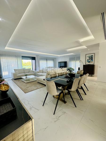 Foto 9439dc5a-5190-4ad9-a417-83964d7310fd. Location maison avec parking piscine dans Las Lomas de Río Verde Marbella