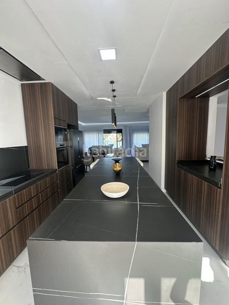 Foto 987bd84a-f489-45ff-85c4-7e14c978c7c9. Location maison avec parking piscine dans Las Lomas de Río Verde Marbella