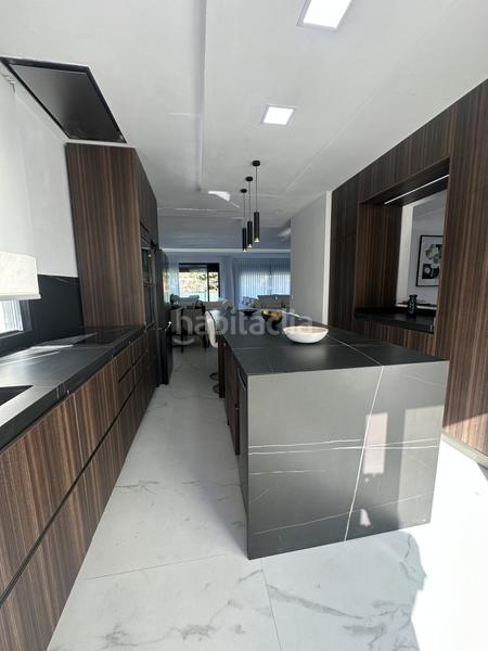 Foto 9ab3792b-a579-4726-be29-78b7dd1f2666. Location maison avec parking piscine dans Las Lomas de Río Verde Marbella