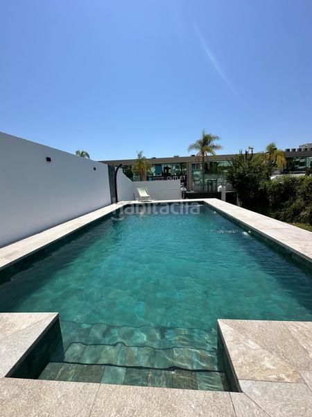 Foto a7188515-e860-4f6d-adbe-e2e2eb52b9a7. Miete doppelhaus mit heizung parking pool in Las Lomas de Río Verde Marbella