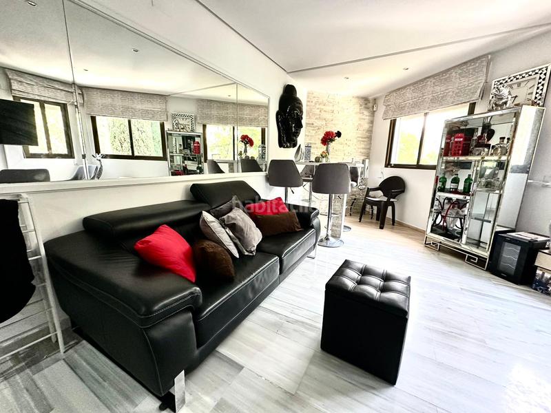 Foto bd8ce4b4-6317-4d7a-ab9d-703431f01c83. Piccolo appartamento con piscina in Real de Zaragoza Marbella