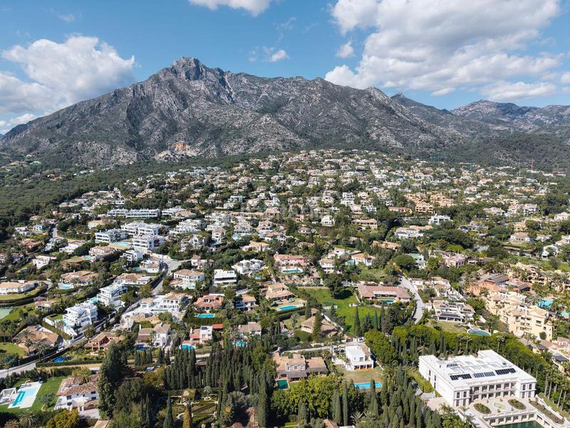 Foto 47055d7c-1e15-43a0-aad8-8d850b41c854. Rent house with parking pool in Sierra Blanca Marbella