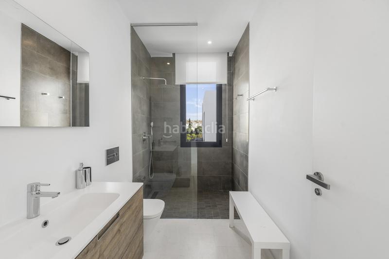 Foto 9eb0b4de-c8c4-40ca-aad2-f6c0ce3d9d18. Casa amb aparcament piscina a Cabopino - Artola Marbella