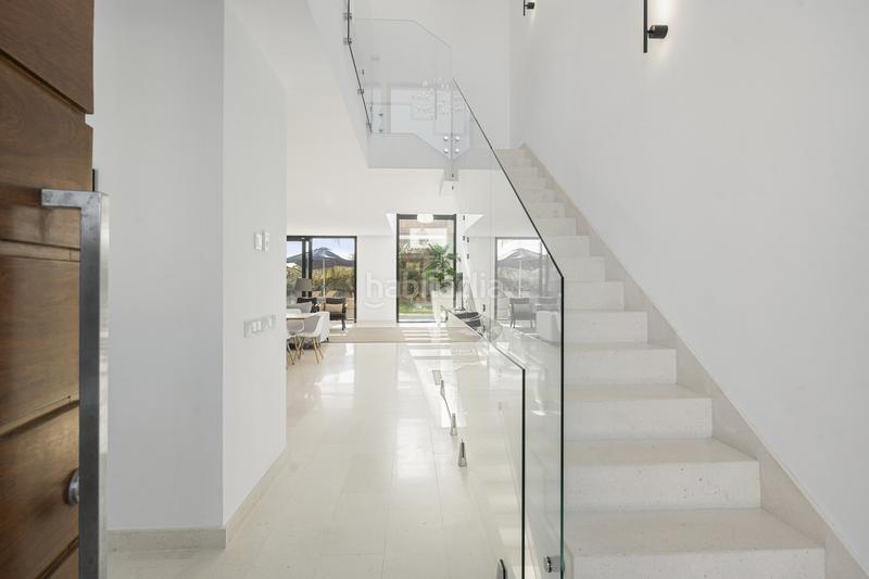 Foto b47e16d2-f449-4fcd-95a9-a0ba8f13574d. Casa amb aparcament piscina a Cabopino - Artola Marbella