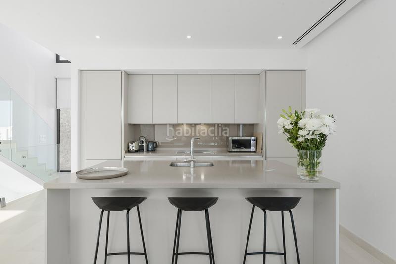 Foto e8441eb0-33c6-4836-83aa-8ed7059508c7. Casa amb aparcament piscina a Cabopino - Artola Marbella