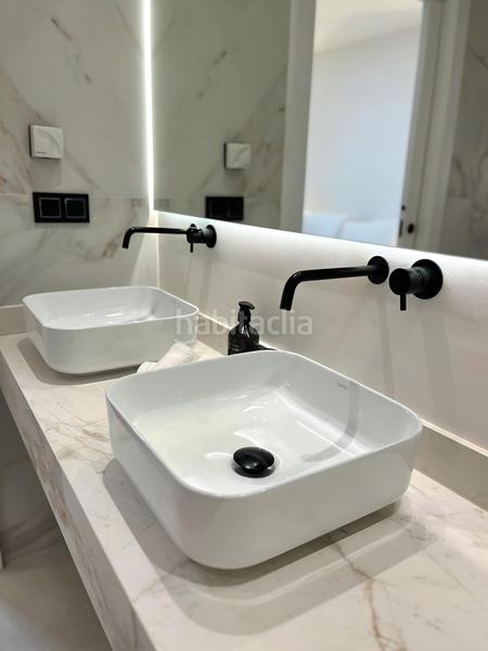 Foto 86c75e28-0ca1-498c-86fe-7454cf686842. Piano terra con piscina in Nueva Andalucía centro Marbella