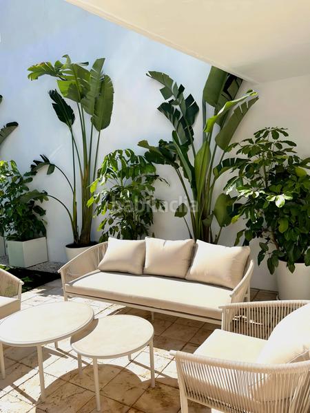 Foto d2b616be-c487-4cbe-a295-480c3016250d. Piano terra con piscina in Nueva Andalucía centro Marbella