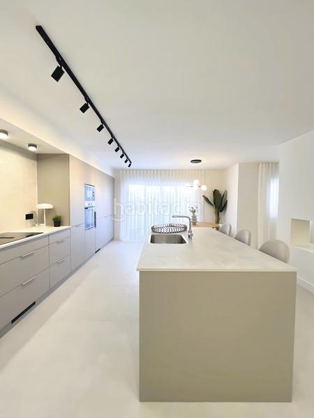 Foto dd938736-15b4-4422-aff8-3bc8a5ccde73. Piano terra con piscina in Nueva Andalucía centro Marbella