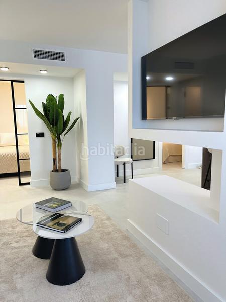 Foto f1a94098-0f2c-43ef-b39d-40ae722604e2. Piano terra con piscina in Nueva Andalucía centro Marbella